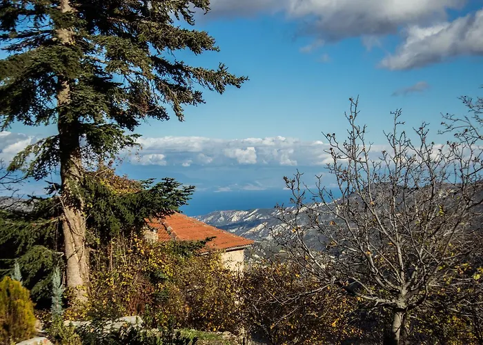 شقة Anotopos أنو تريكالا